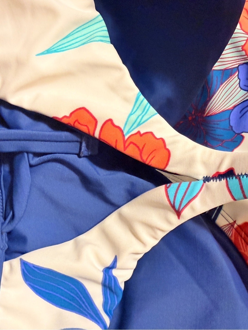 Avía Swim Bundle Top (L) Bottom (M) - Picture 6 of 7